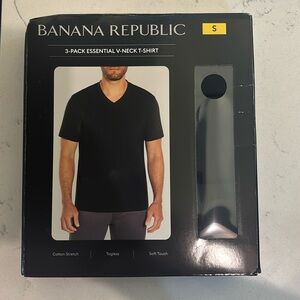 Men’s Banana Republic 
3-pack t shirt